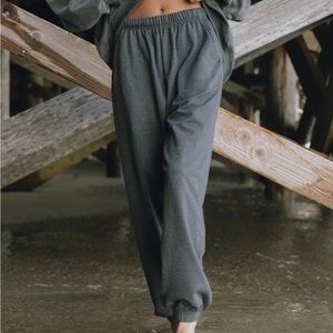 nwt daily drills dark grey fleece joggers